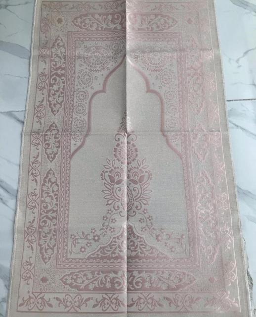 Arabic Quran Islamic Gift English Thermo Leather Umrah Gift Quran Set Prayer Rug Pearl Rosary Prayer Beads Sajjadah Salah Mat